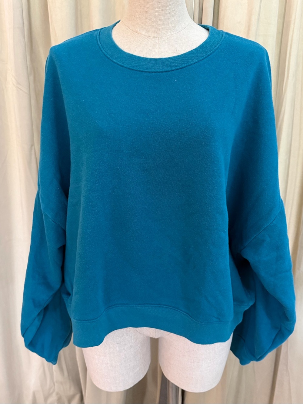 GAP XL Teal blue Pullover Sweatshirt cropped drop shoulder worn once